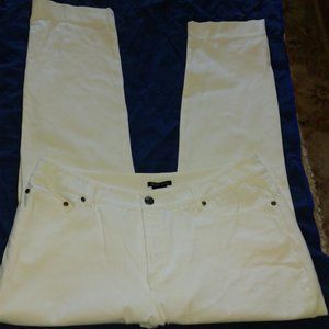 WHITE, 5 POCKETS, BELT LOOPS, BUTTON & ZIPPER CLOSURE, JEANS, LADIES SIZE 14